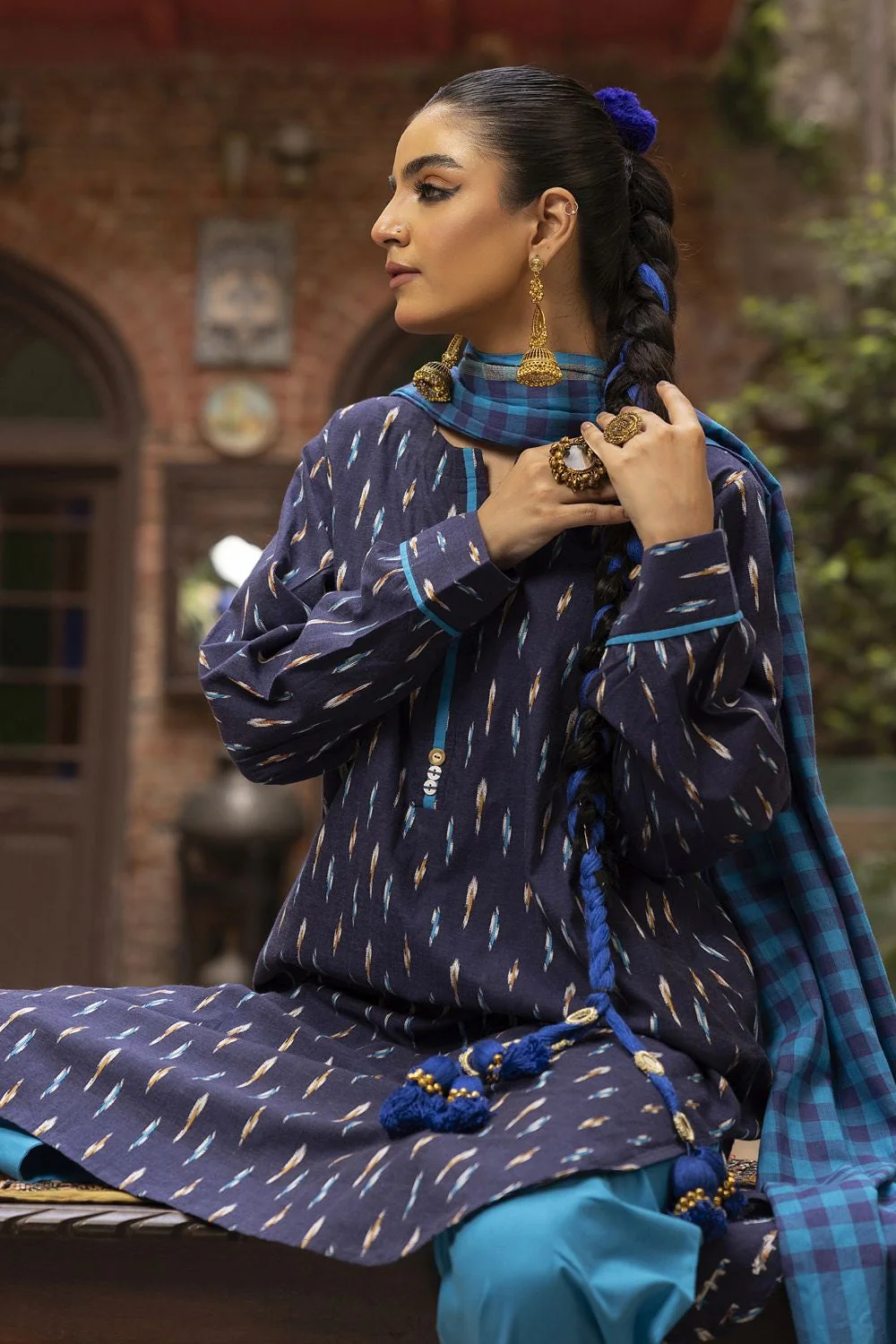 Jacquard Shirt And Dyed Trouser With Jacquard Dupatta - Image 5