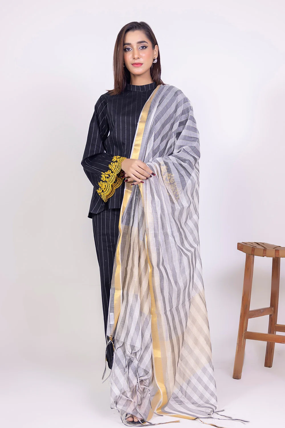 Jacuard Dupatta - Image 2