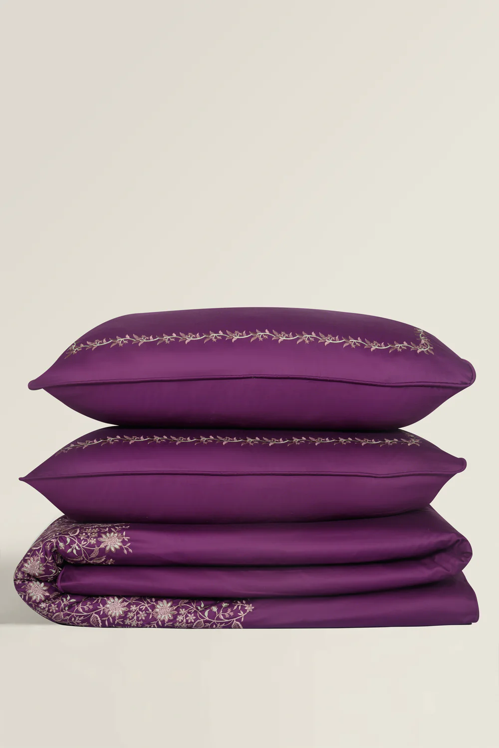 Jewel T-400 Embroidered Quilt Cover Set - Image 4