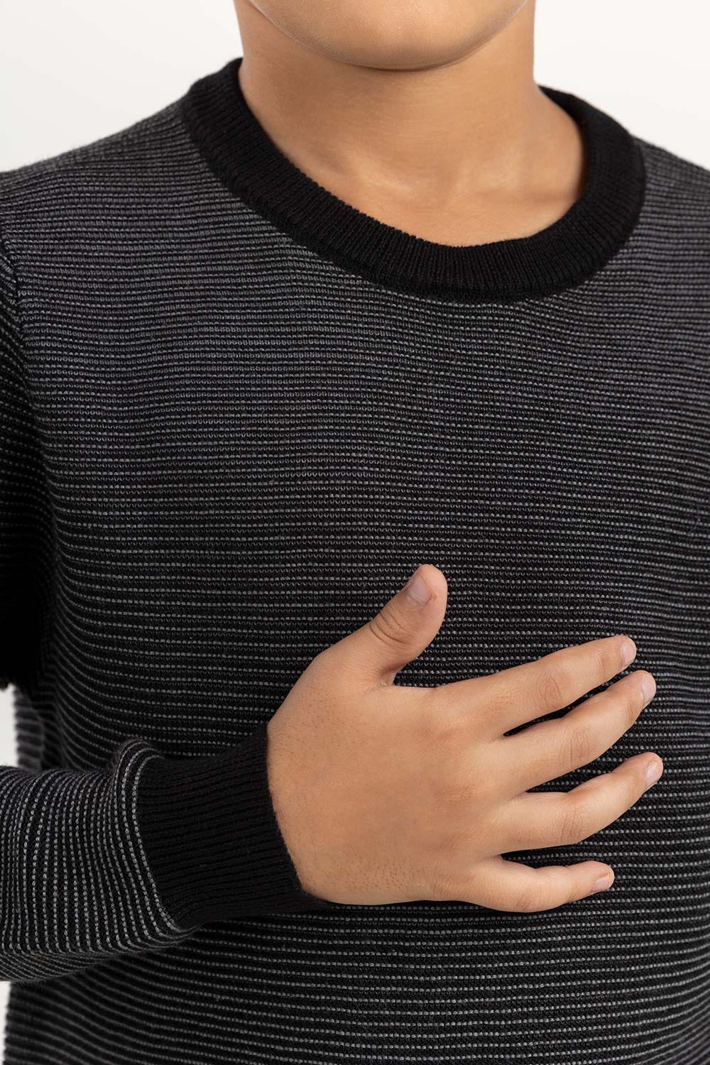 Junior Boy Grey Knit Sweater With A Round Neck - Image 3