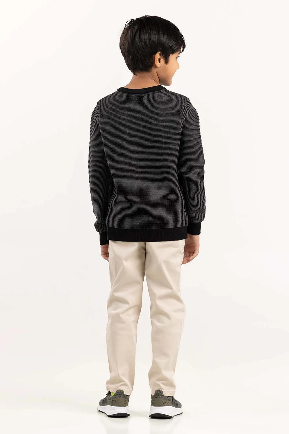 Junior Boy Grey Knit Sweater With A Round Neck - Image 4