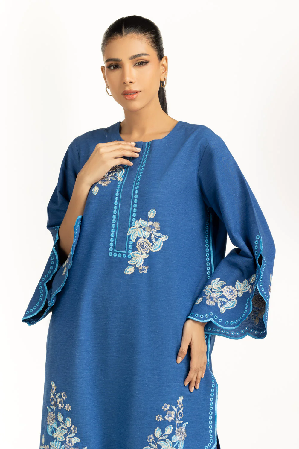 Karandi Embroidered Shirt And Trouser - Image 4