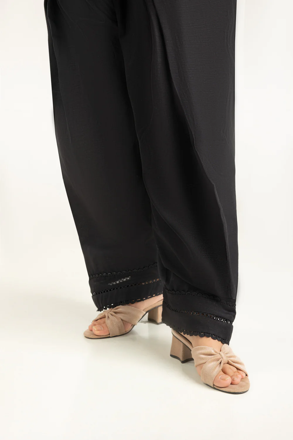 Khaddar Dyed Trouser - Image 2