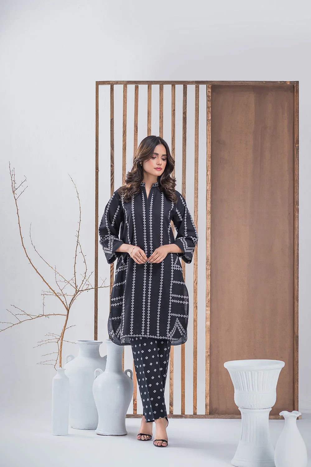 Khaddar Printed Shirt And Printed Trouser - Image 3