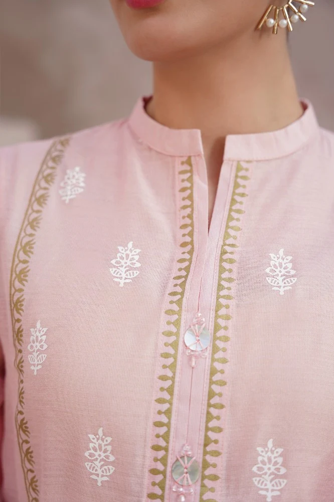 Khaddi Net Block Printed Shirt - Image 4