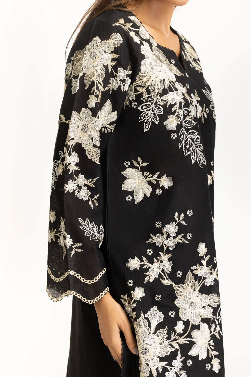 Khaddi Net Embroidered Co-Ord Set - Image 5