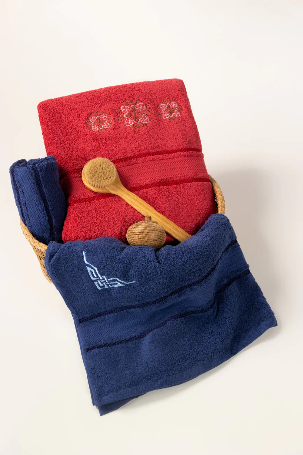 Lychee 3pcs Embroidered Towel Set - Image 3