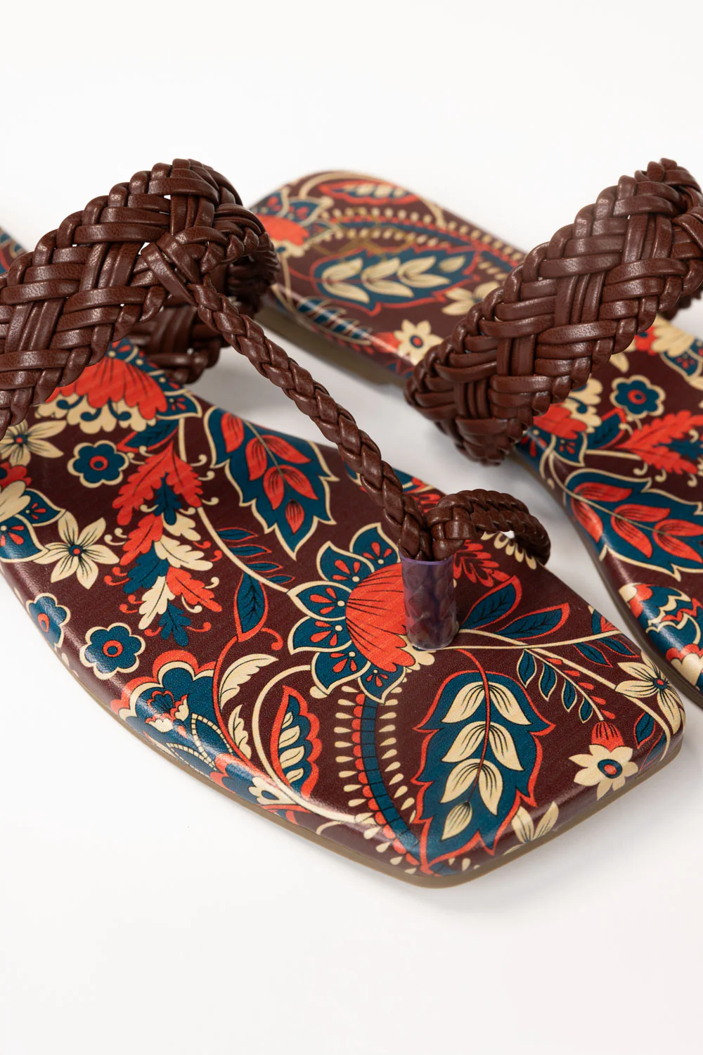 Maroon Kolhapuri - Image 3