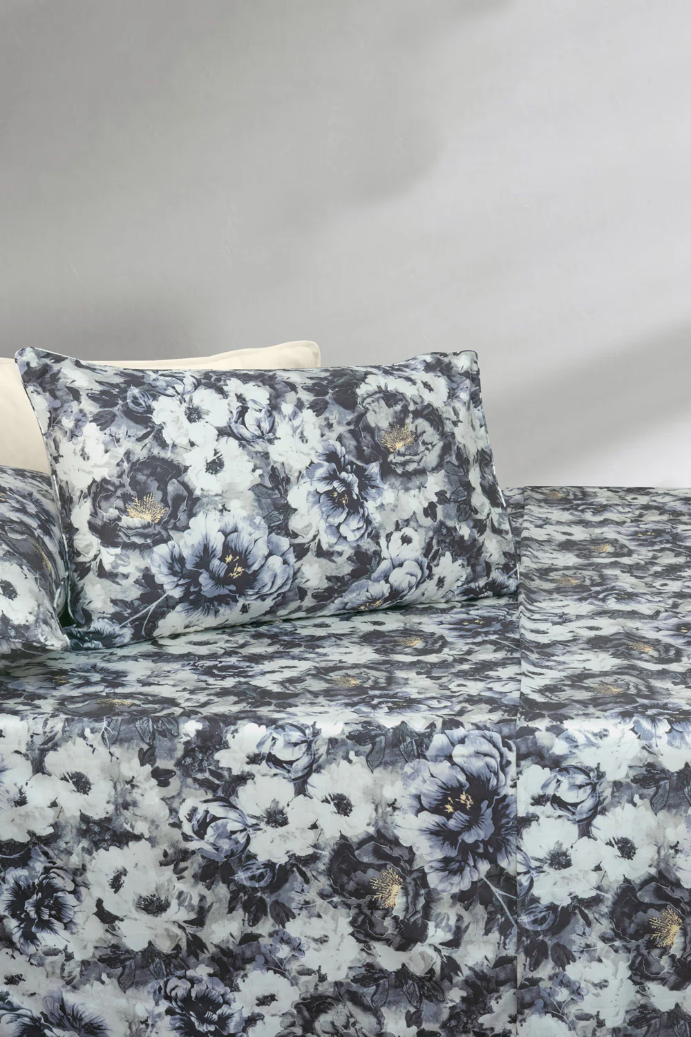 Meadow Mist T-200 Bed Sheet Set - Image 2