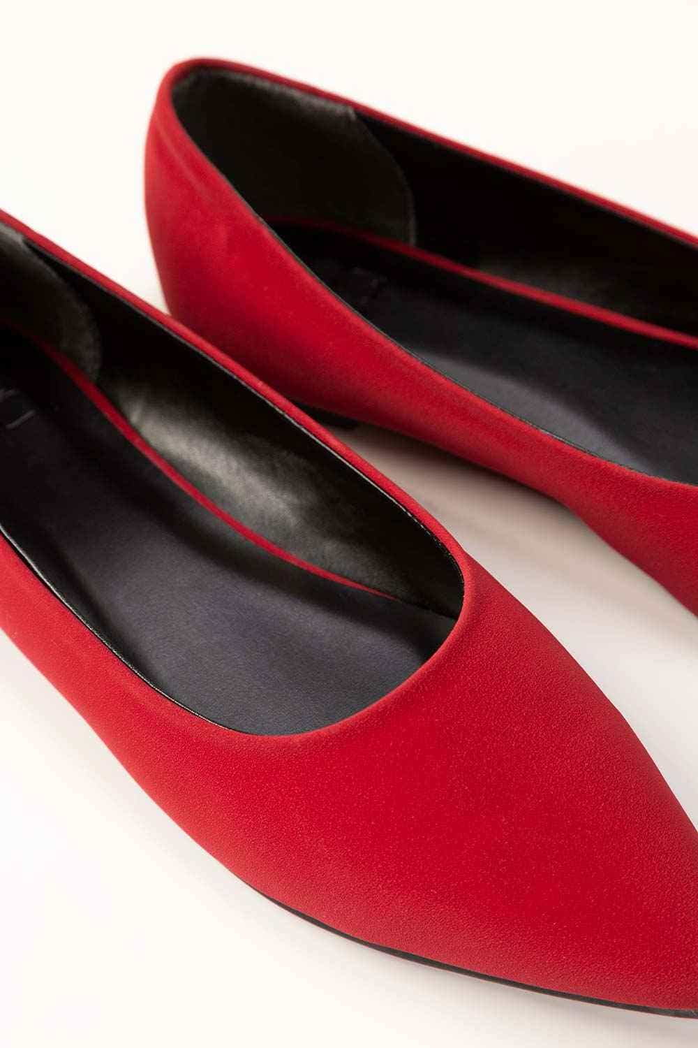 Mehroon Pumps - Image 3