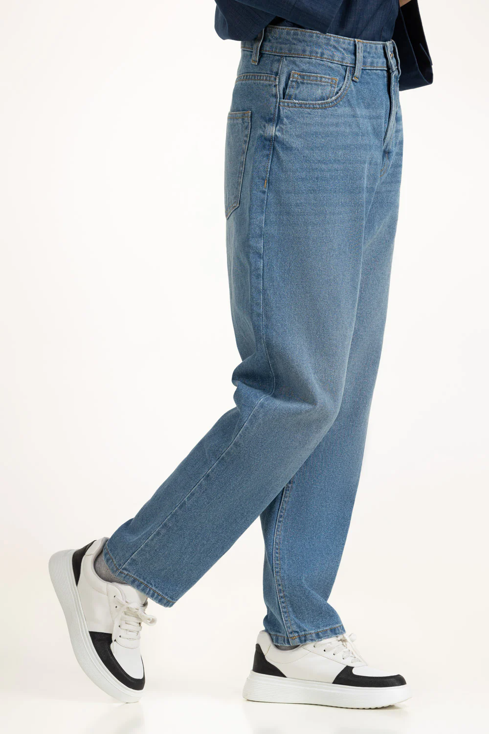 Mom Fit Jeans - Image 3