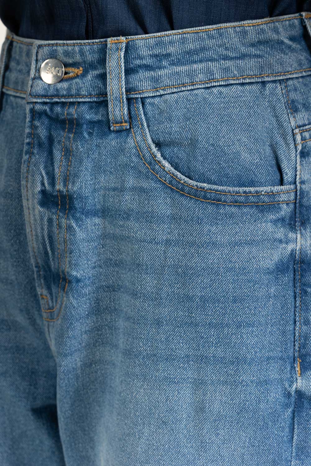 Mom Fit Jeans - Image 4