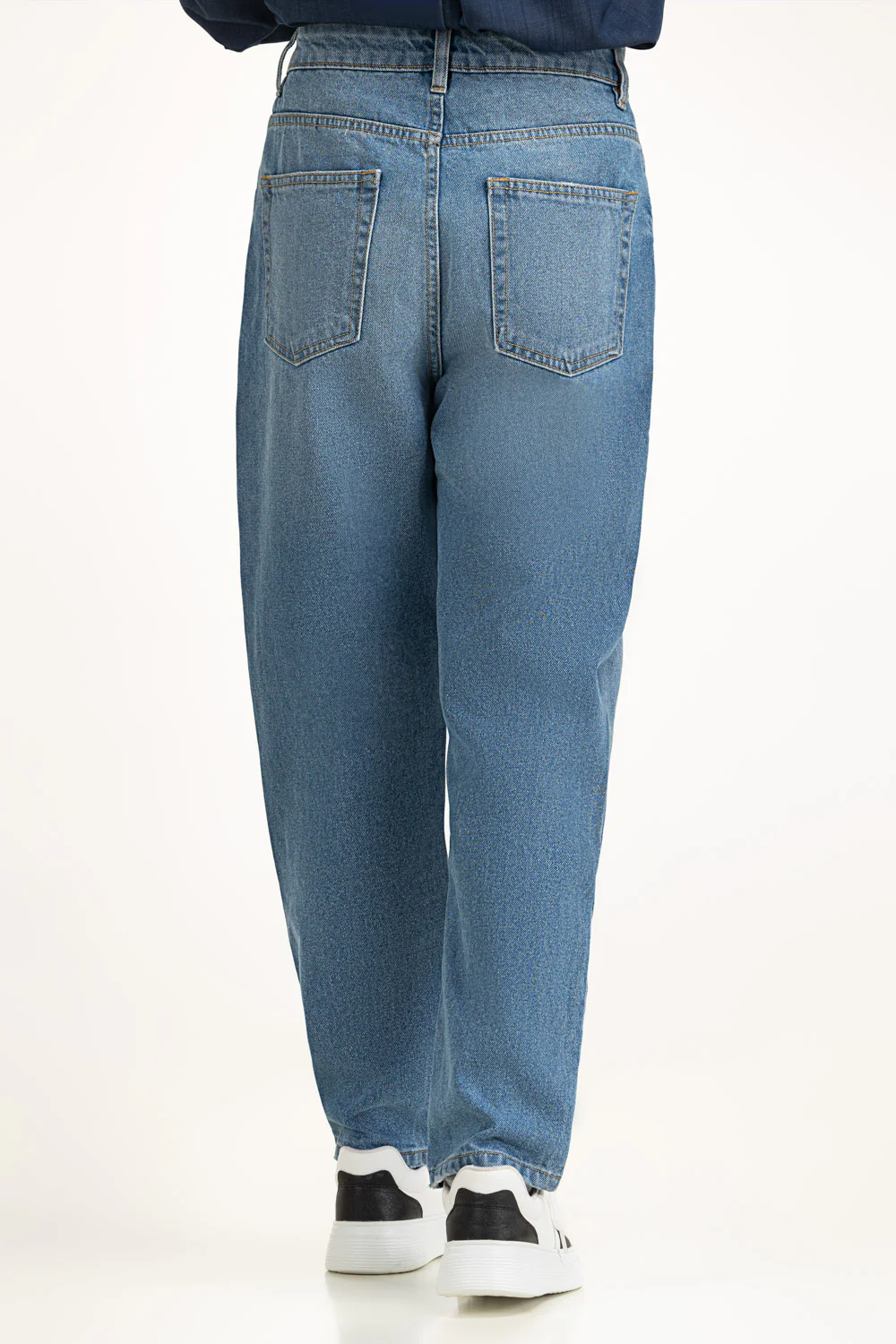 Mom Fit Jeans - Image 5