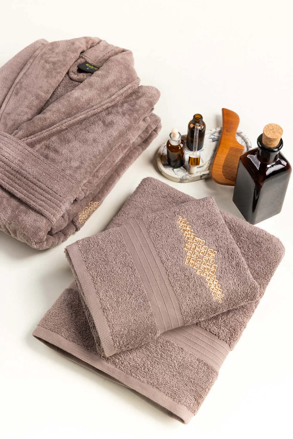 Mountain Bridal Towel Gift Set - Image 6