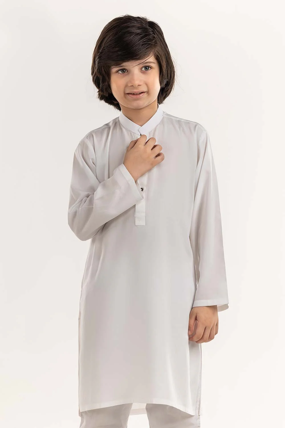 Off White Basic Embroidered Kurta KR-KPLN22-056 - Image 3