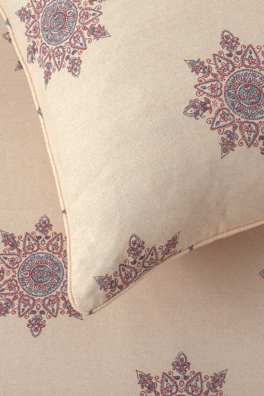 Paisley Blush T-150 Bed Sheet Set - Image 4