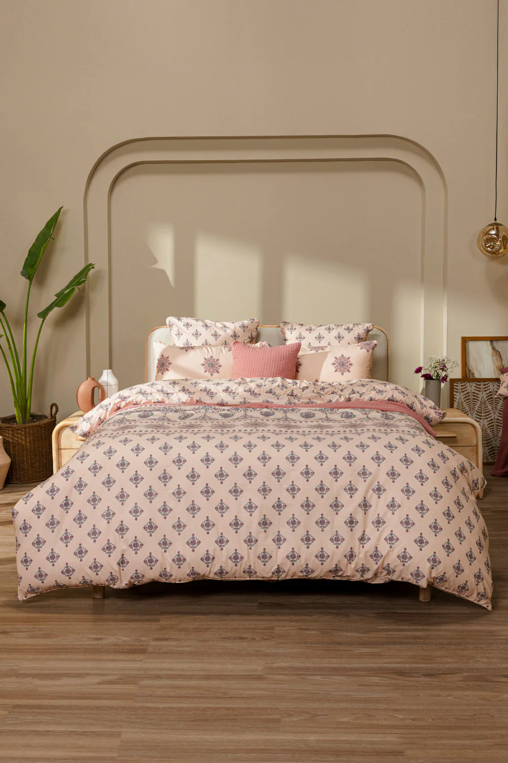 Paisley Blush T-150 Quilt Cover Set