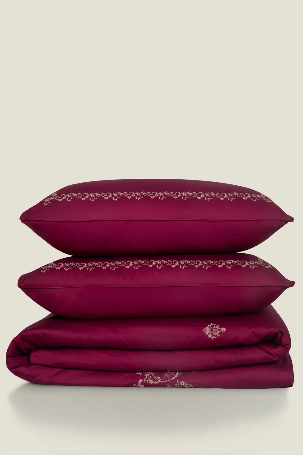 Paradise T-400 Embroidered Quilt Cover set - Image 3