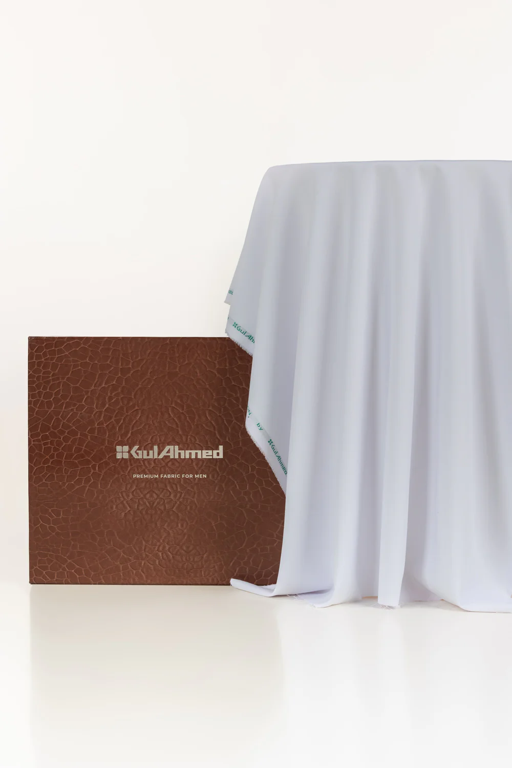 Paragon Unstitched Fabric Blended with Gift Box - Image 3