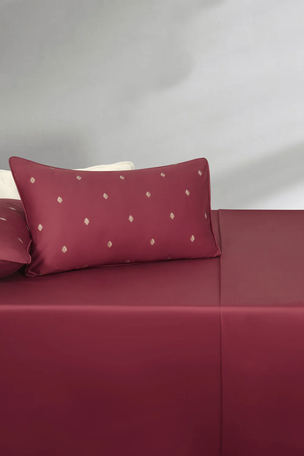 Pomegranate T-400 Embroidered Bed Sheet Set - Image 3