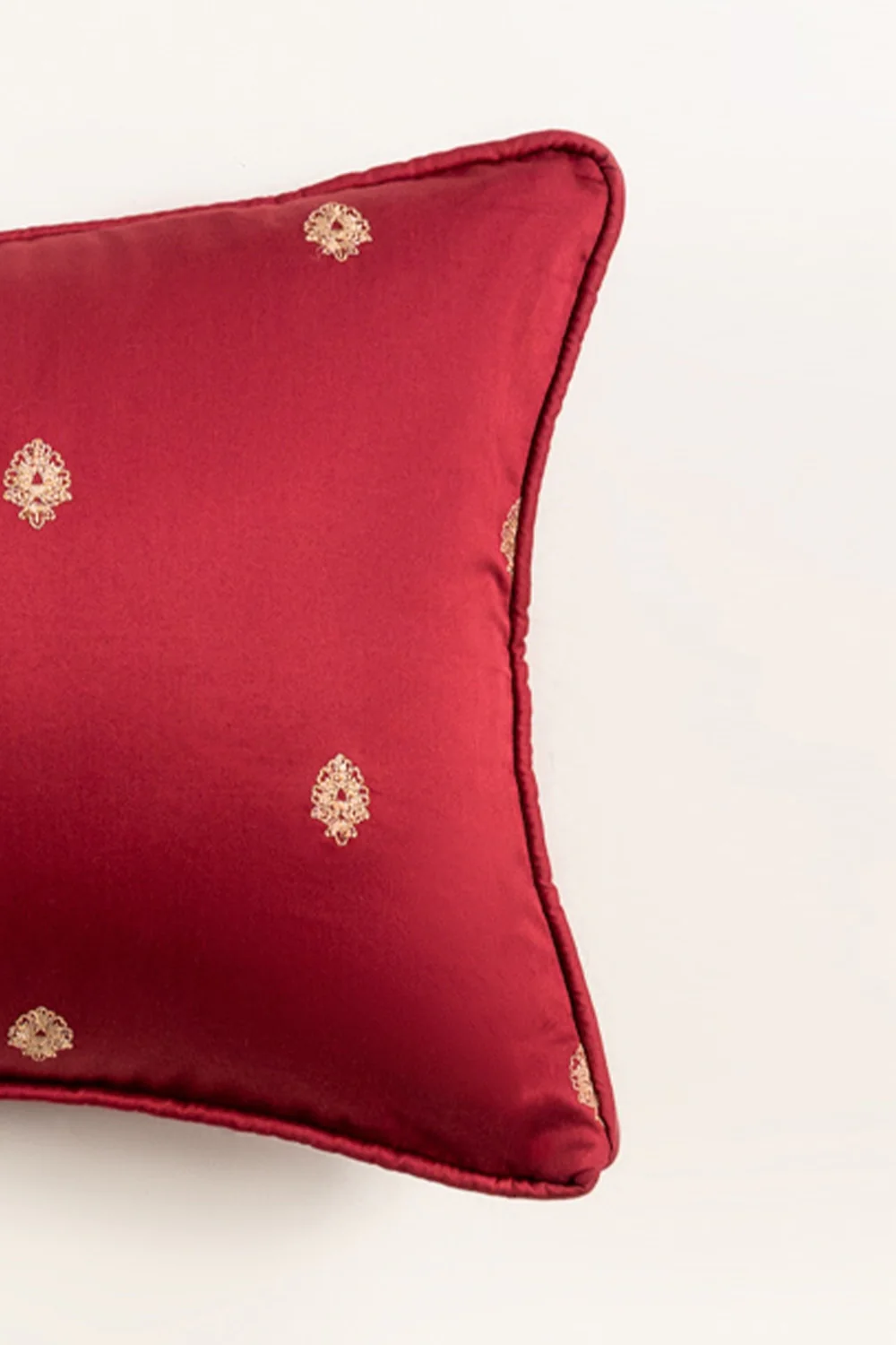 Pomegranate T-400 Embroidered Deck Cushion Cover - Image 2