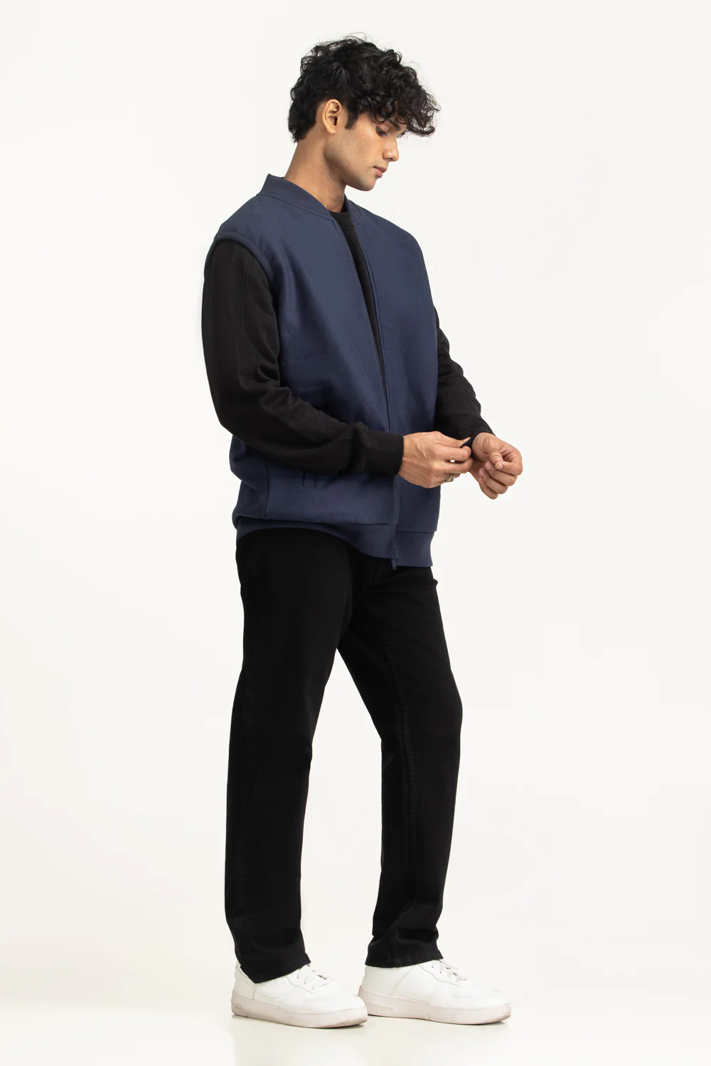 Regular Fit Knitted Vest - Image 4