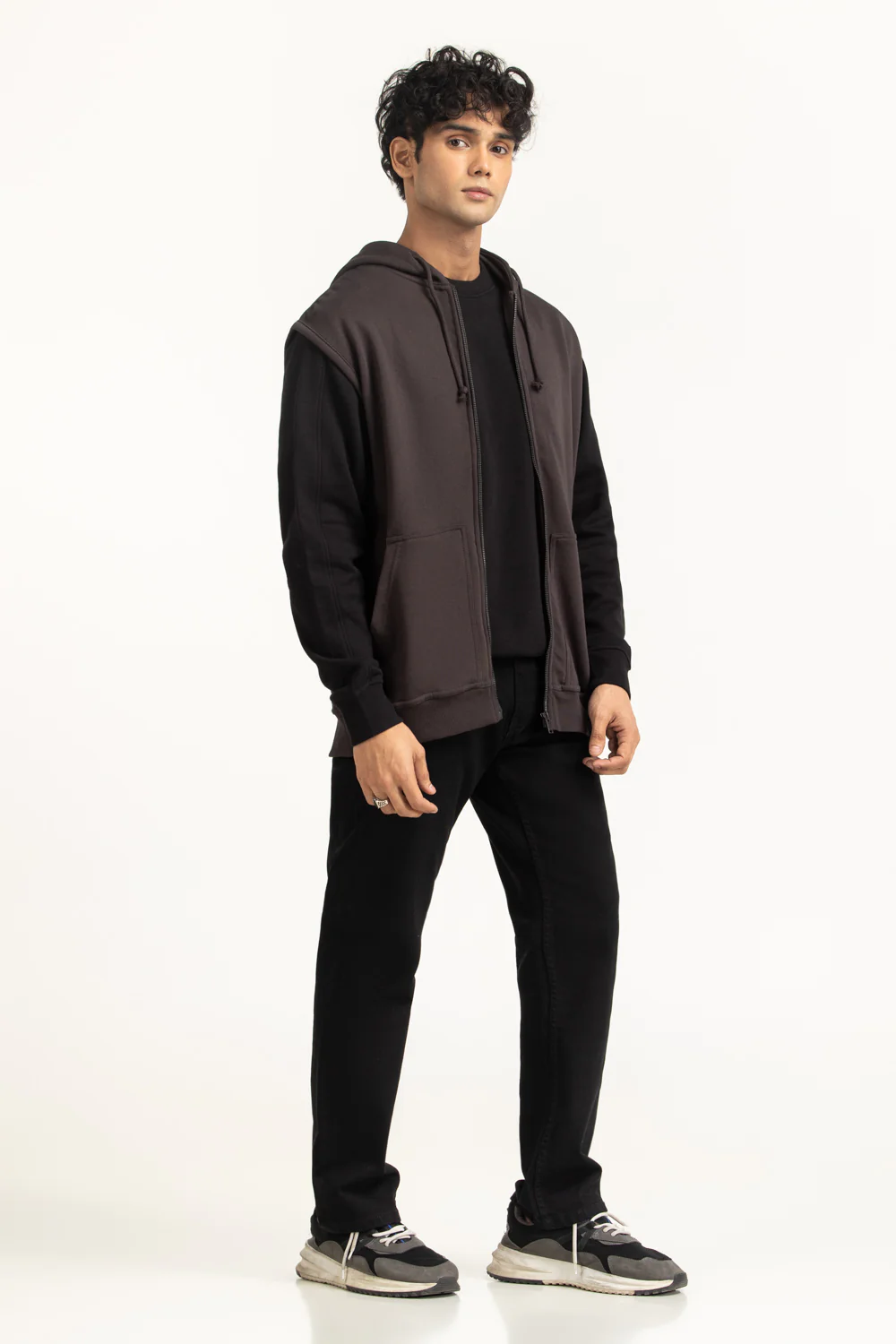 Regular Fit Knitted Vest - Image 4