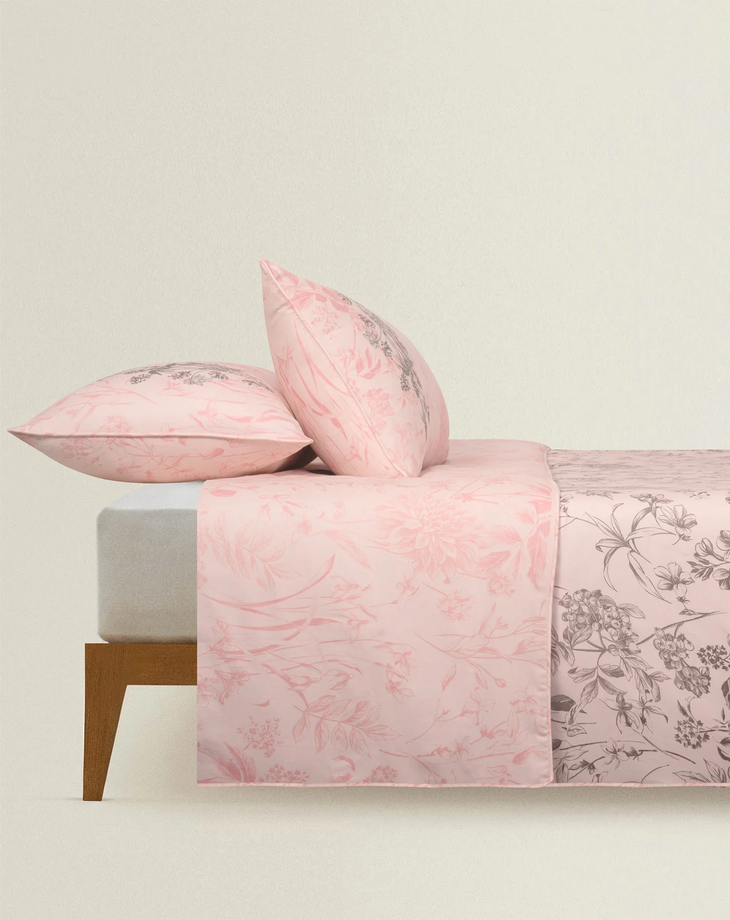 Rose Dust T-300 Quilt Cover Set - Image 2