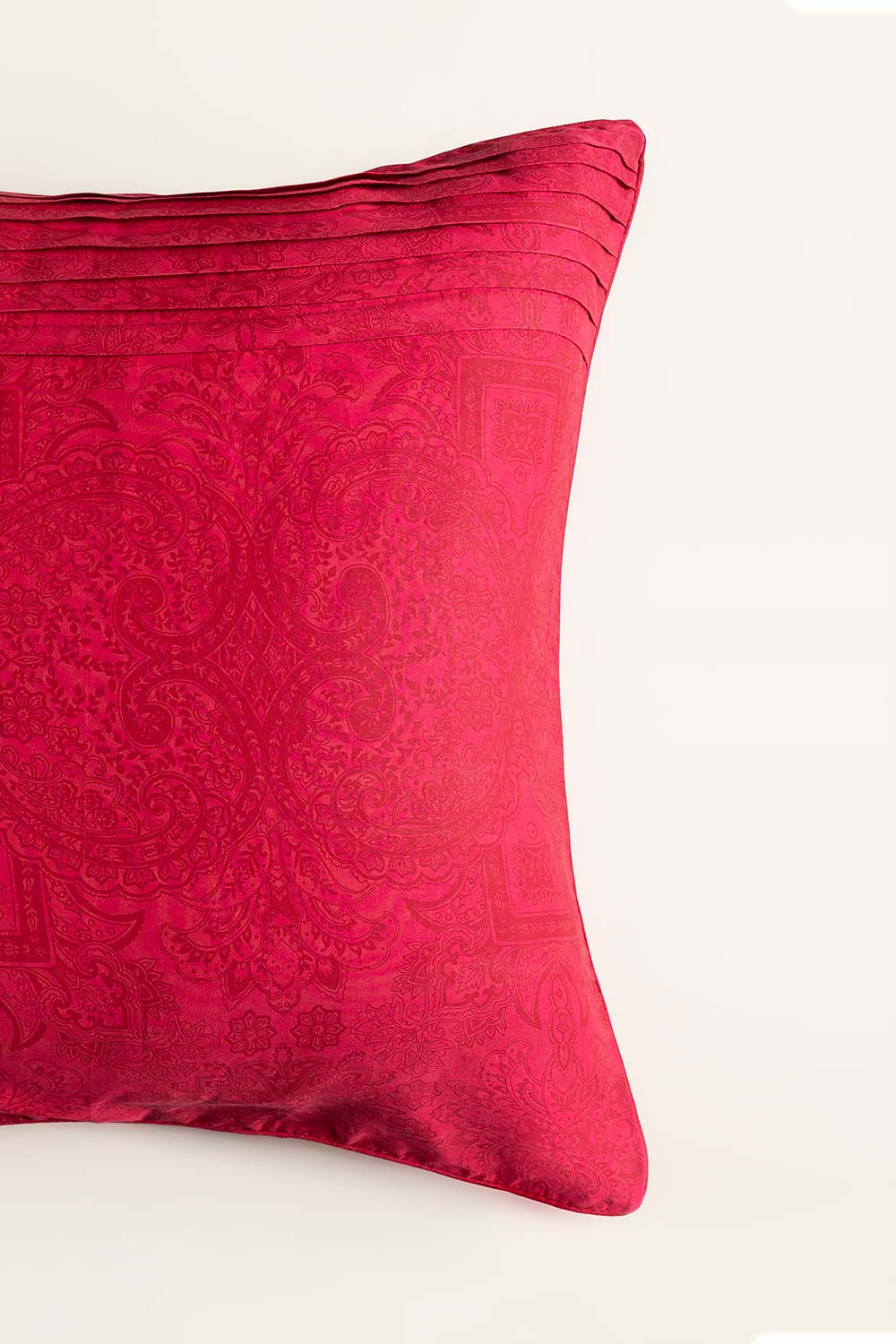 Royal Garnet T-200 Euro Sham Cushion Cover - Image 2