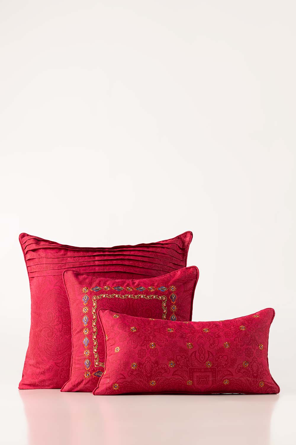 Royal Garnet T-200 Euro Sham Cushion Cover - Image 4