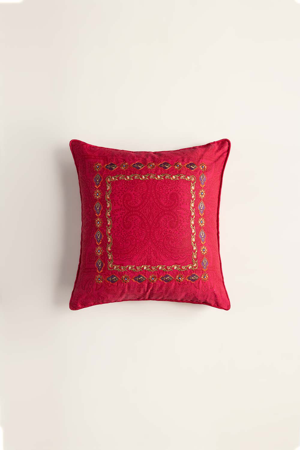 Royal Garnet T-200 Square Cushion Cover