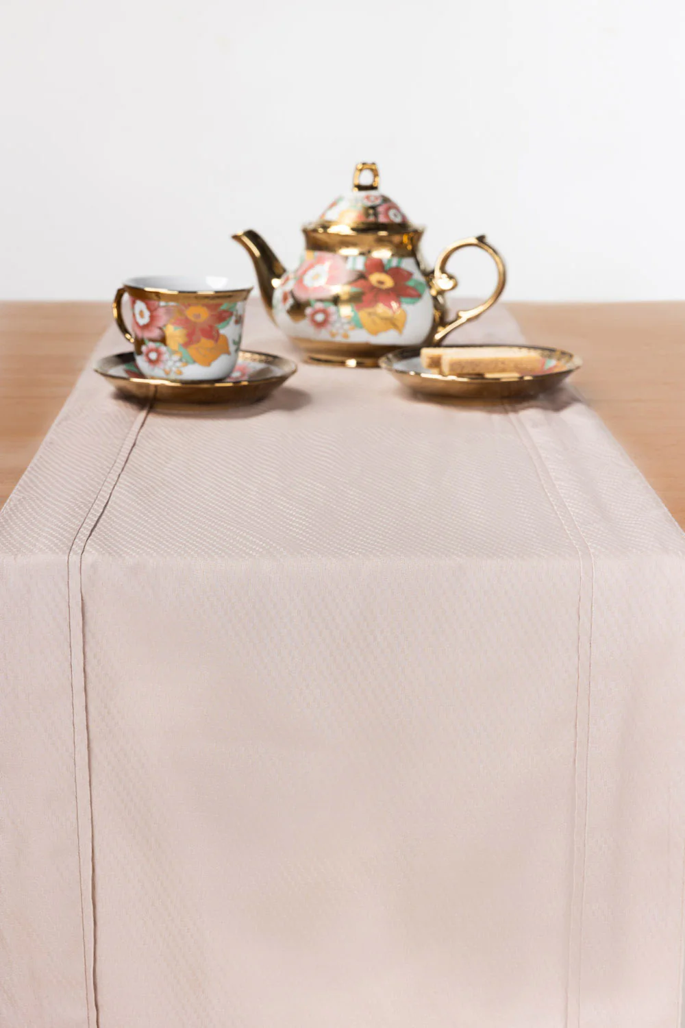 Sand Cube Dobby Table Runner - Image 2