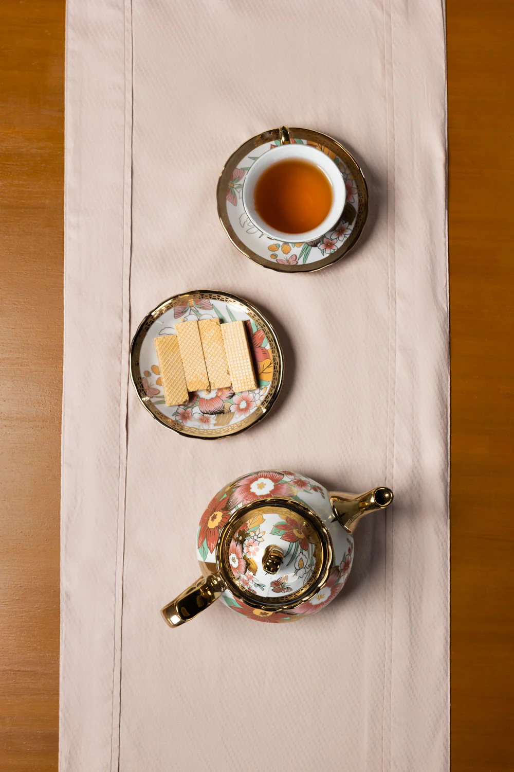 Sand Cube Dobby Table Runner - Image 4