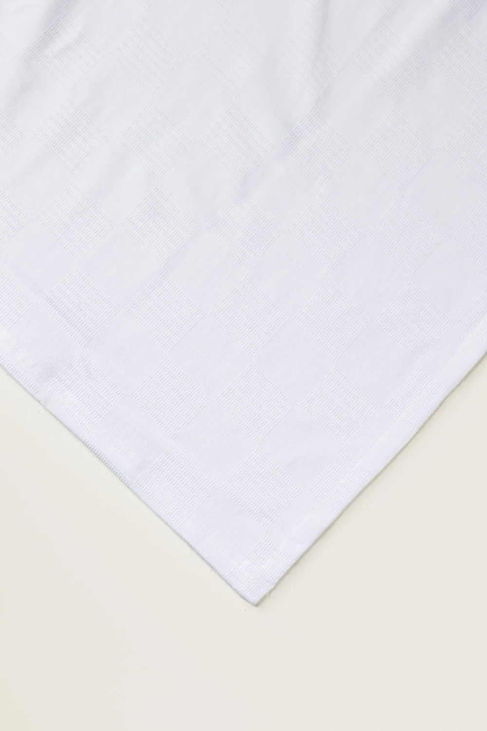 Shine White Thermal Blanket - Image 2