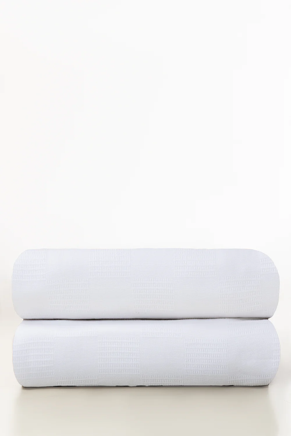 Shine White Thermal Blanket - Image 3