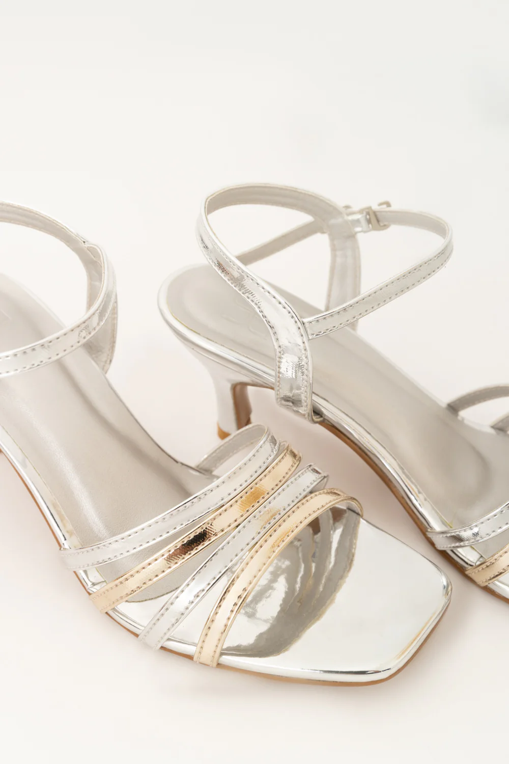 Silver Heels - Image 3