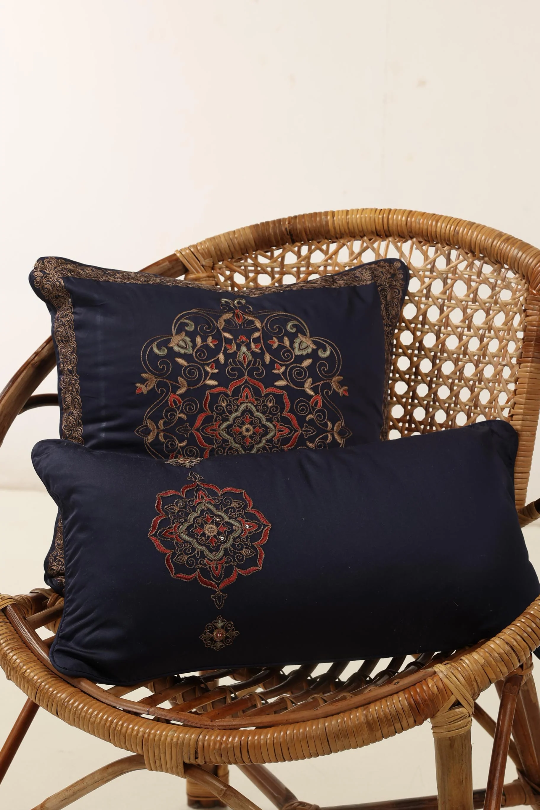 Smoke T-400 Embroidered Deck Cushion Cover - Image 4
