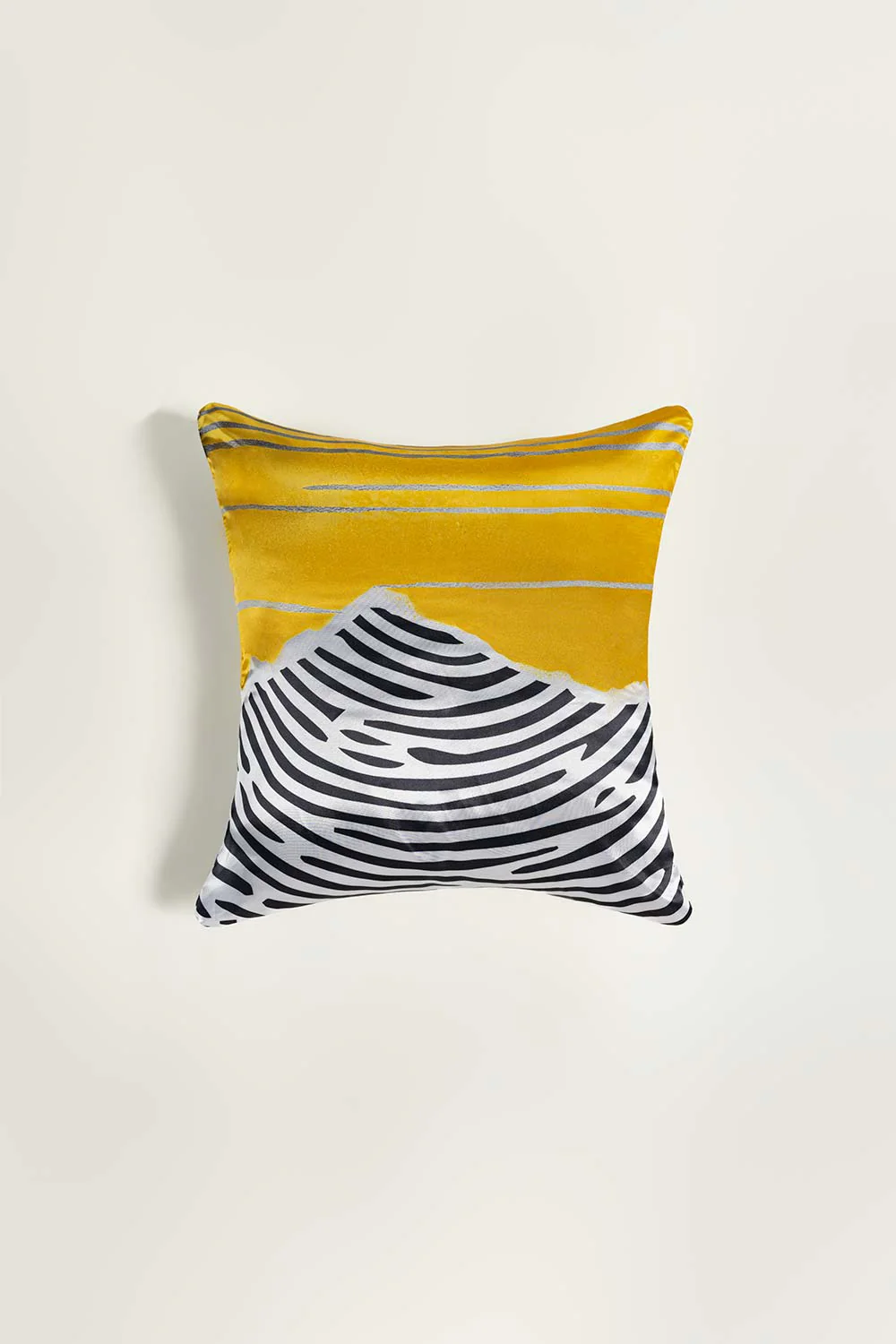 SS24-Gold Waves Digital Cushion Cover
