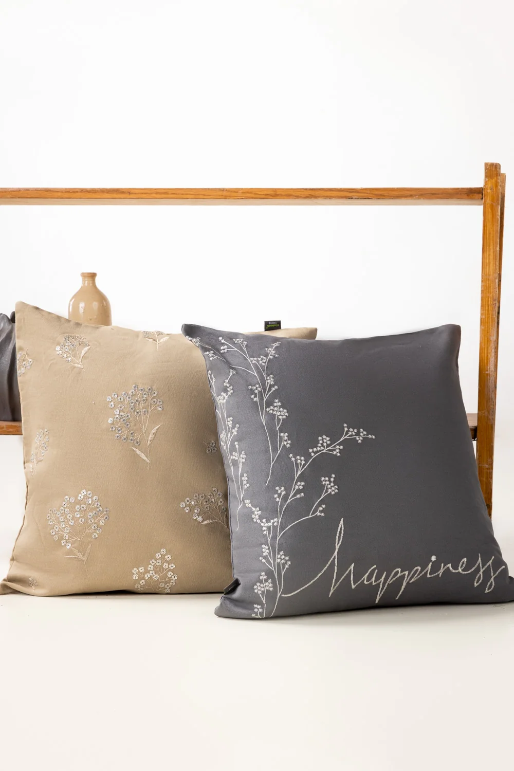 SS25-EC-003 Embroidered Cushion Cover - Image 4