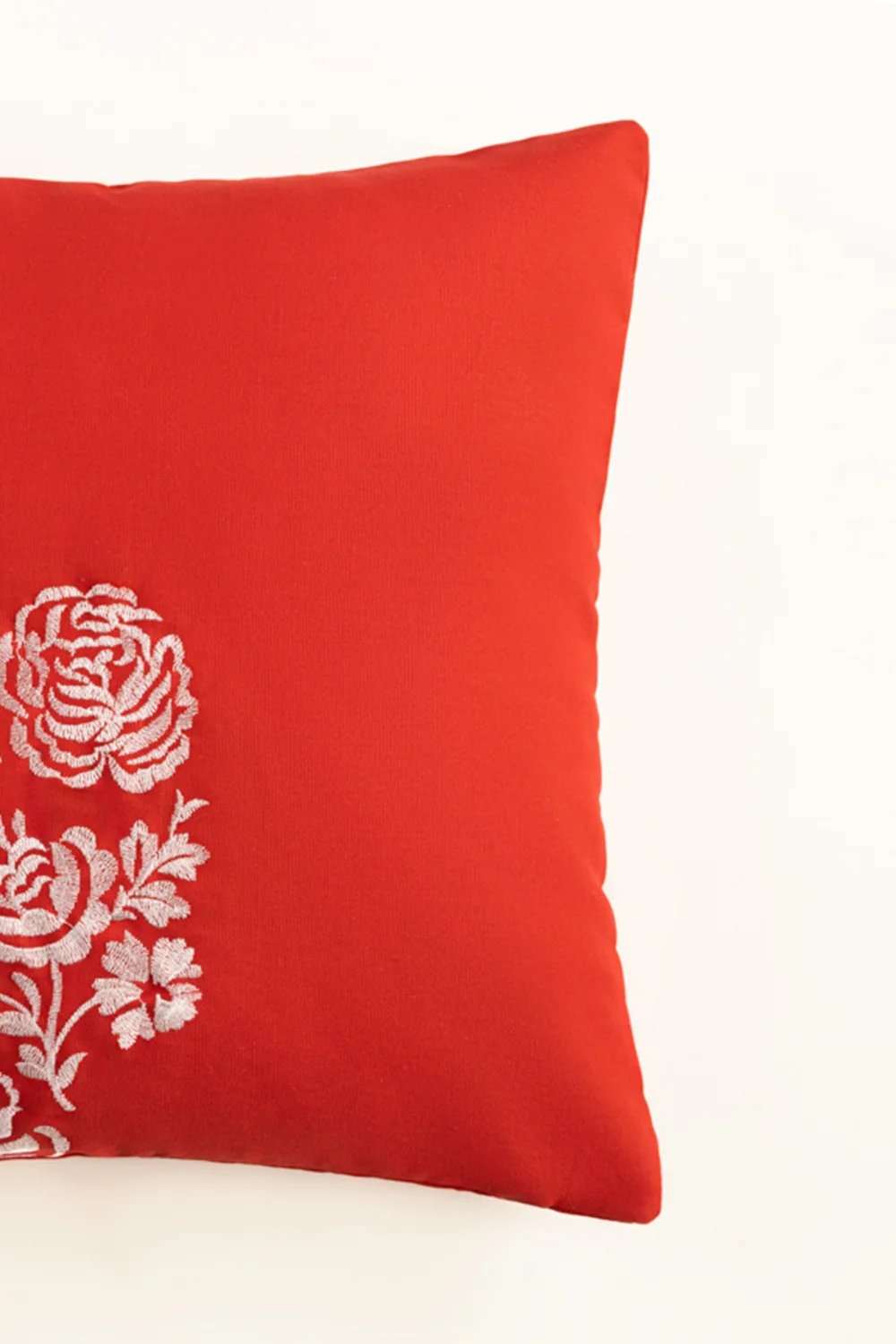 SS25-EC-032 Embroidered Cushion Cover - Image 2