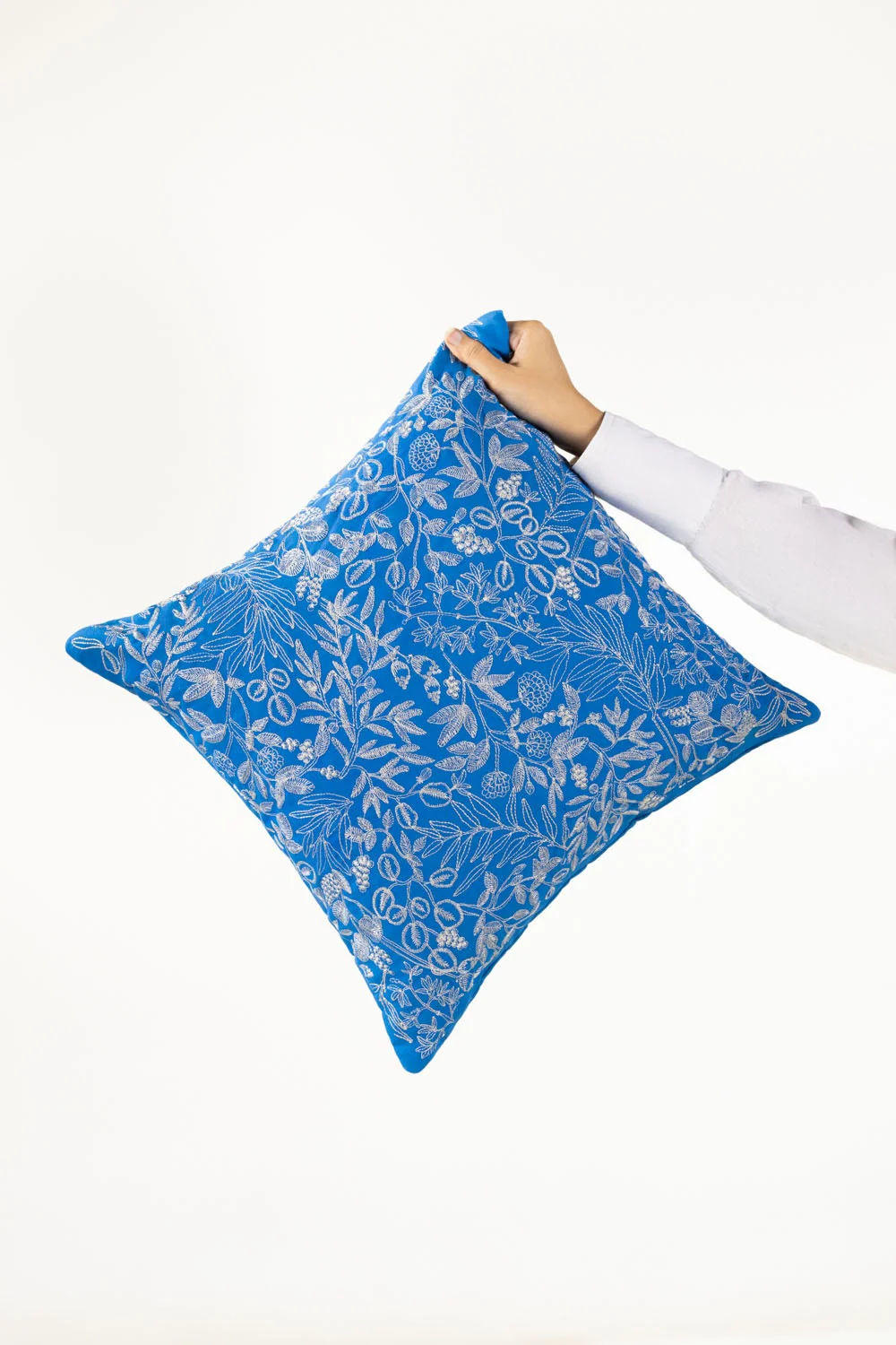 SS25-EC-052 Terry Embroidered Cushion Cover - Image 4