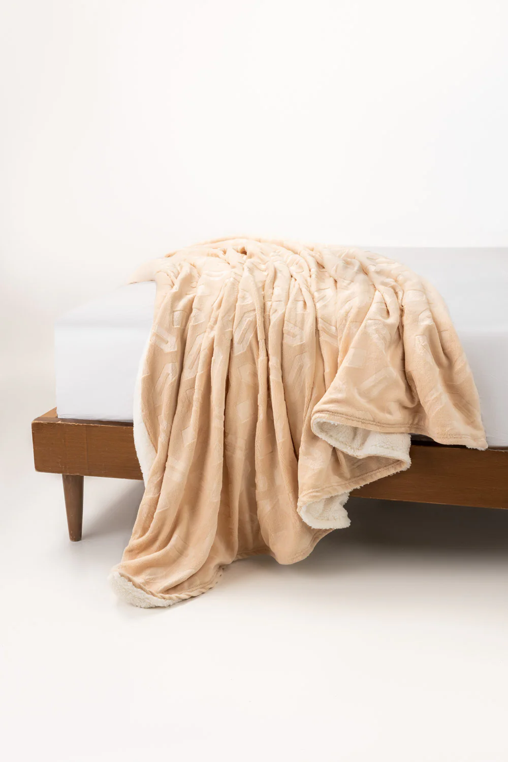 Macadamia Double Ply Fleece Throw - Image 5