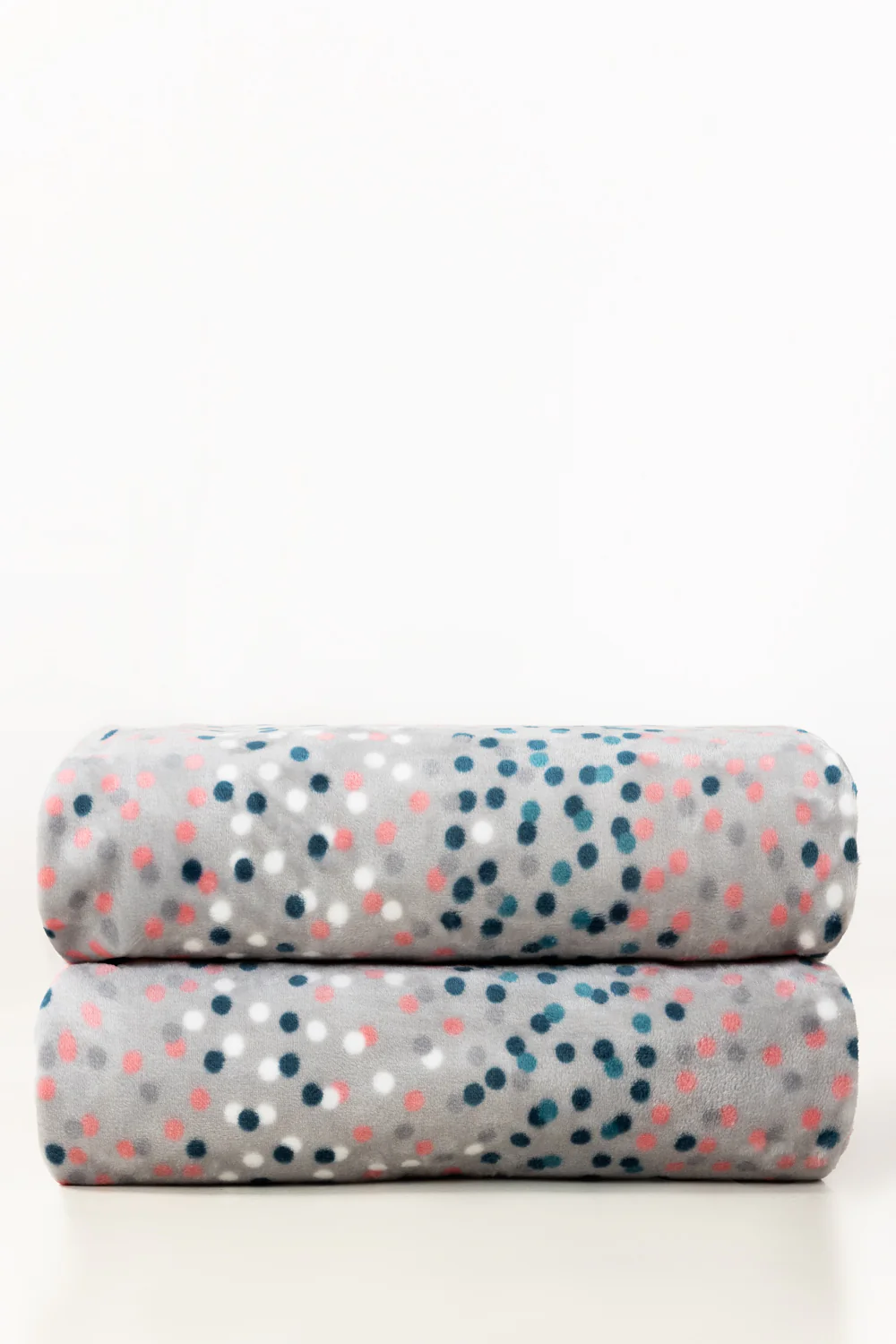 SS26-Multi Dots Single Ply Fleece Throw - Image 3