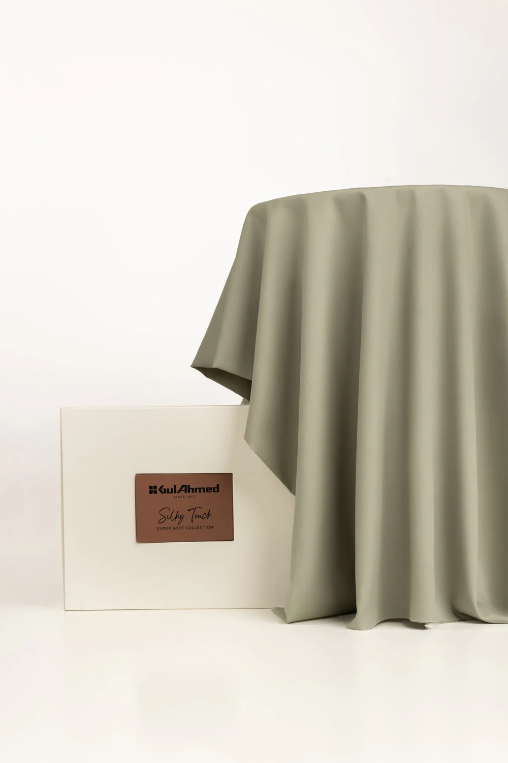 Tanabana Royal HB 11 Unstitched Fabric Cotton with Gift Box - Image 3