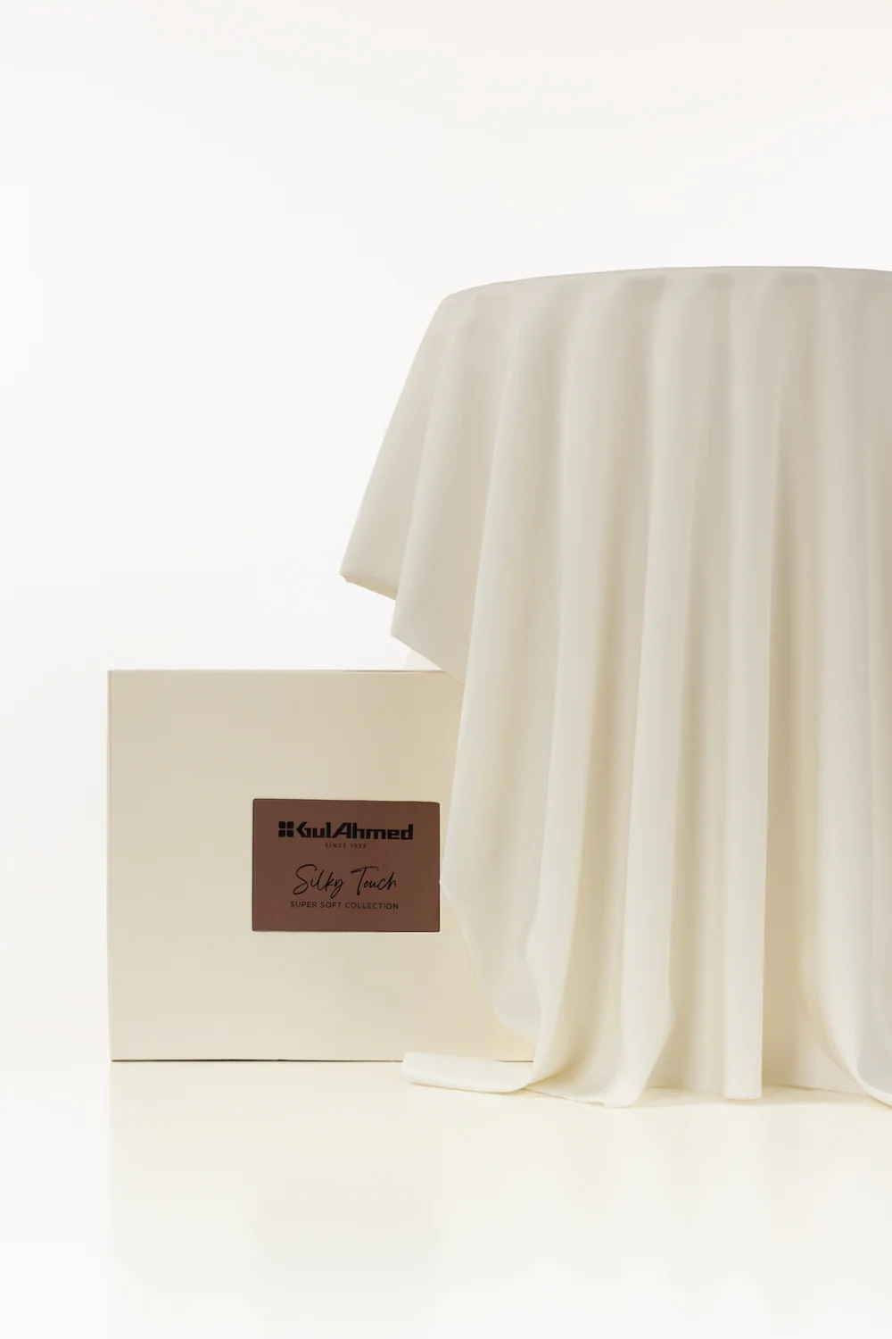 Tanabana Royal HB 12 Unstitched Fabric Cotton with Gift Box - Image 5