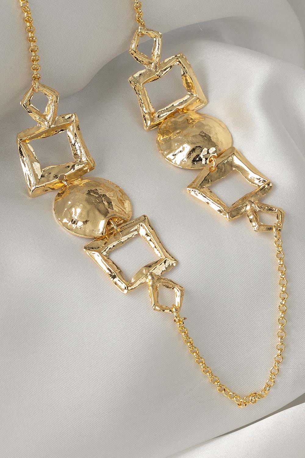 Trendy Golden Necklace - Image 3