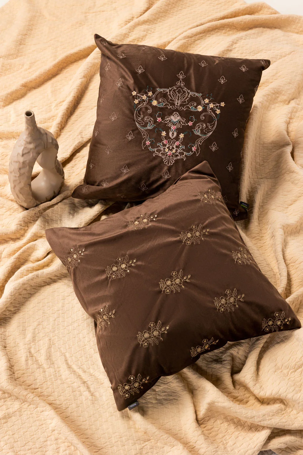 VEC -003 Velvet Embroidered Cushion Cover - Image 4