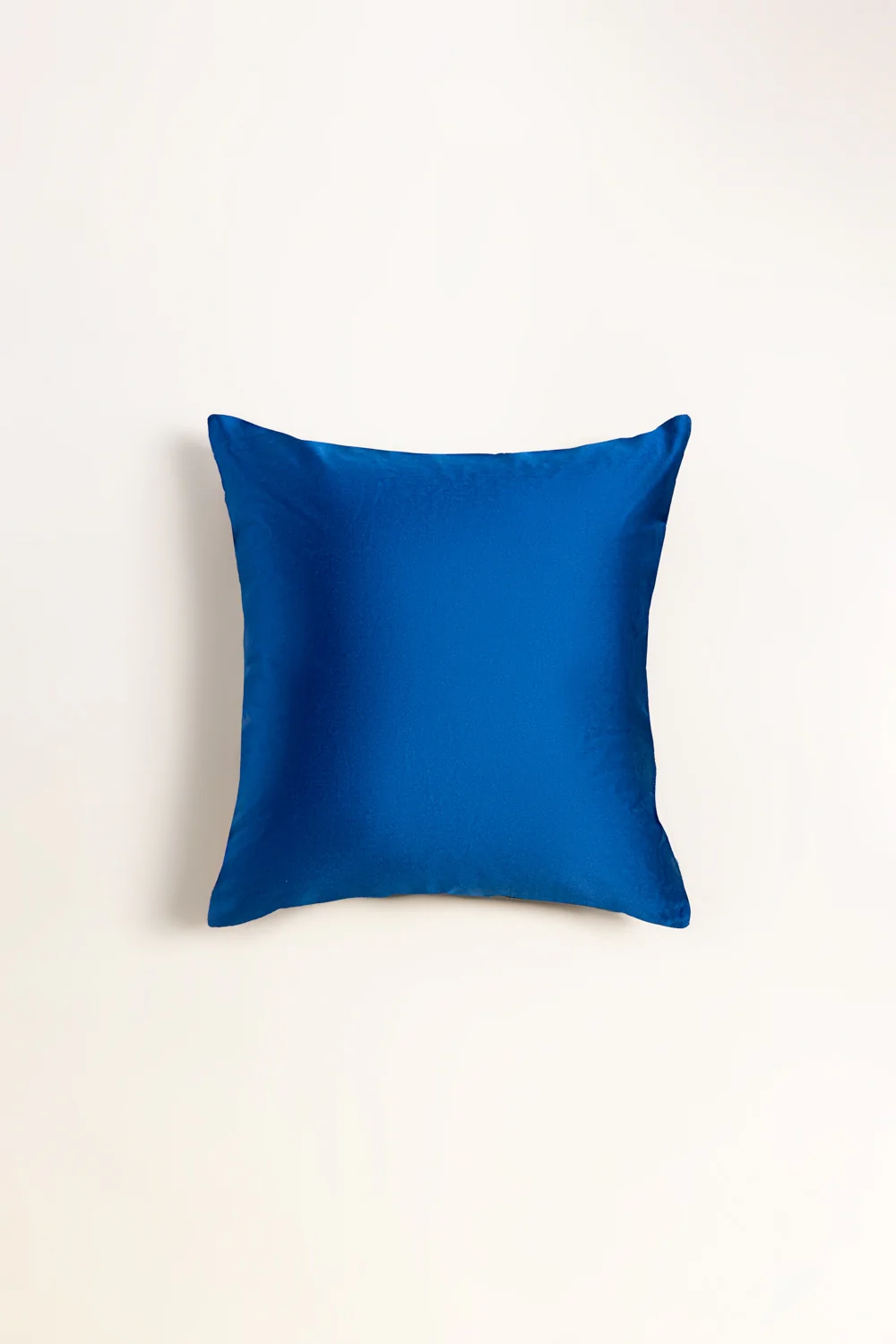 VEC -018 Velvet Embroidered Cushion Cover - Image 3