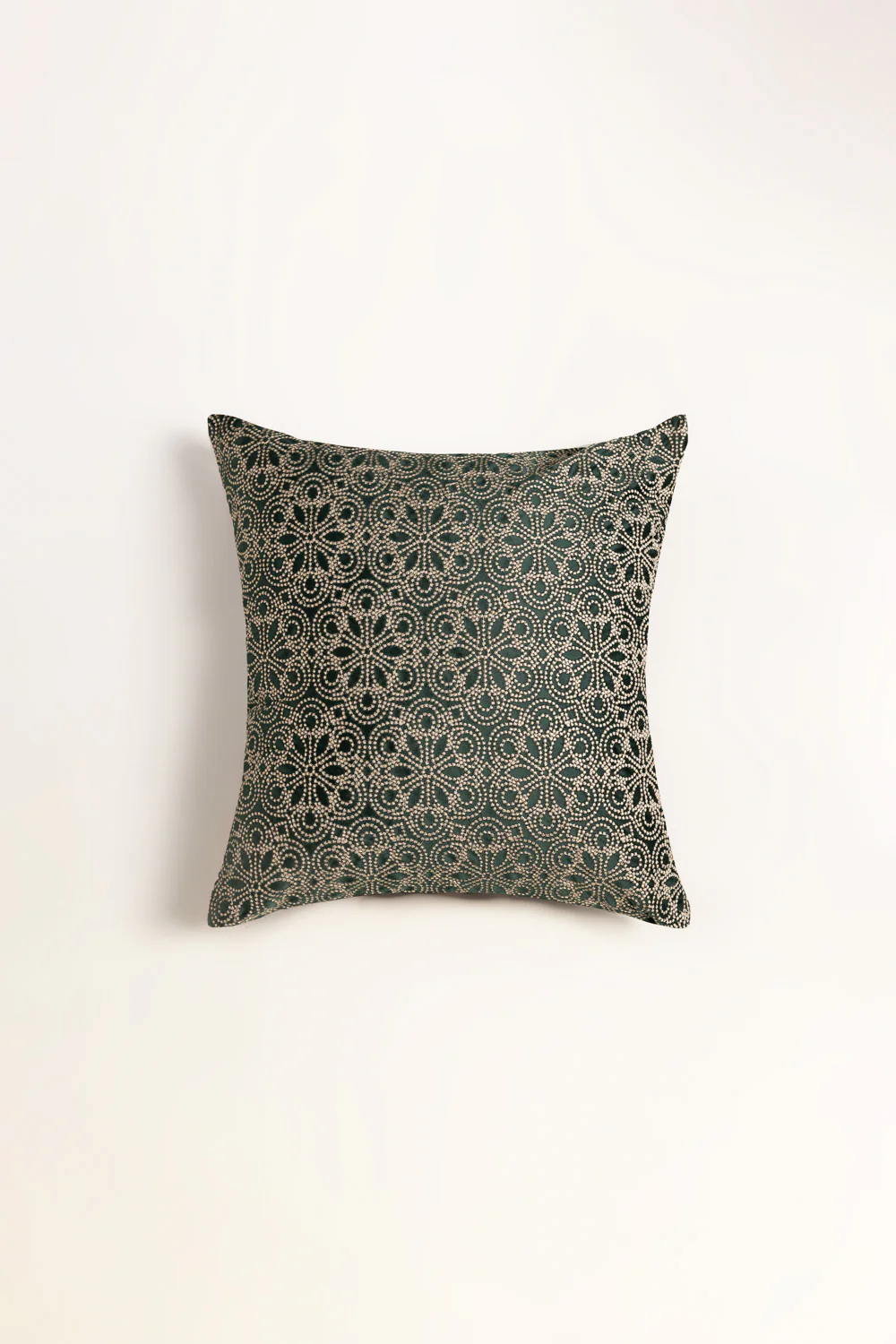 VEC -26-17 Velvet Embroidered Cushion Cover