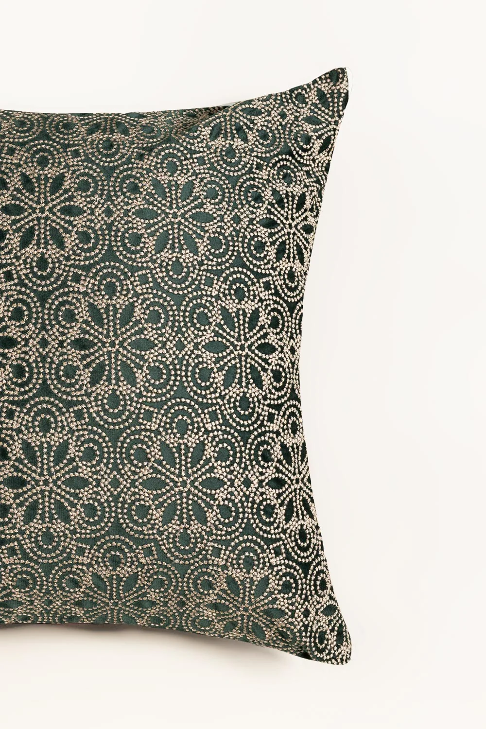VEC -26-17 Velvet Embroidered Cushion Cover - Image 2